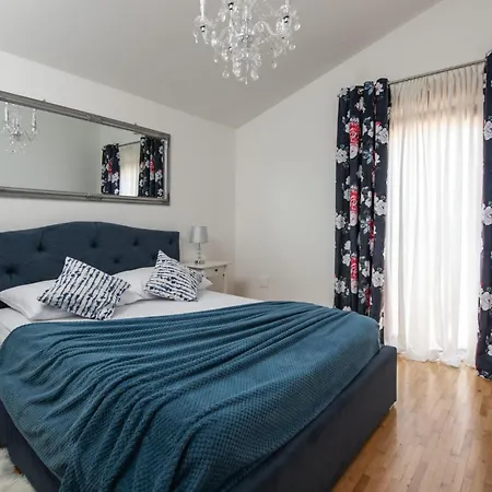 Cozy In Krvavici With Jacuzzi Casa vacanze *