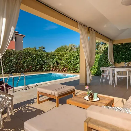 Cozy In Krvavici With Jacuzzi Casa vacanze *
