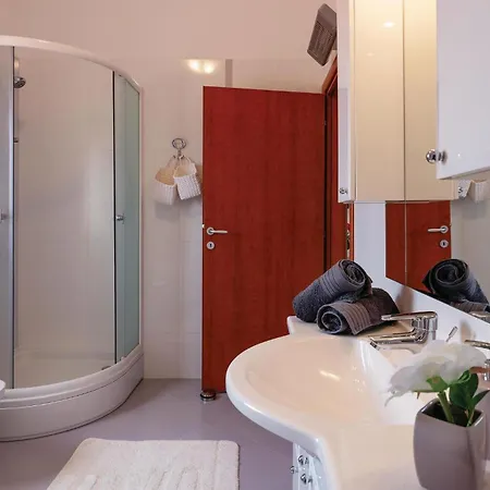Cozy In Krvavici With Jacuzzi * Sarici (Istria)