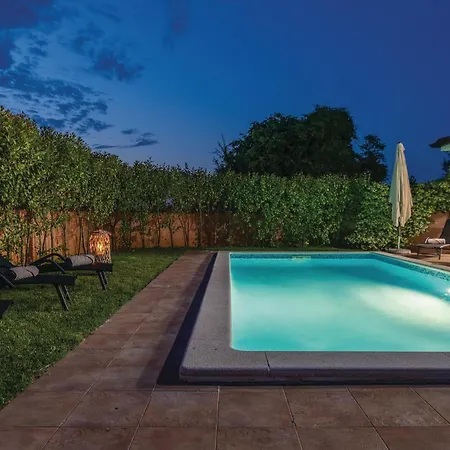 Cozy In Krvavici With Jacuzzi Holiday home Sarici (Istria)