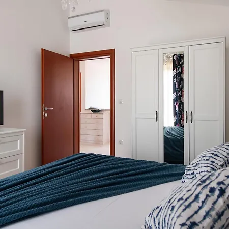 Holiday home Cozy In Krvavici With Jacuzzi Sarici (Istria)